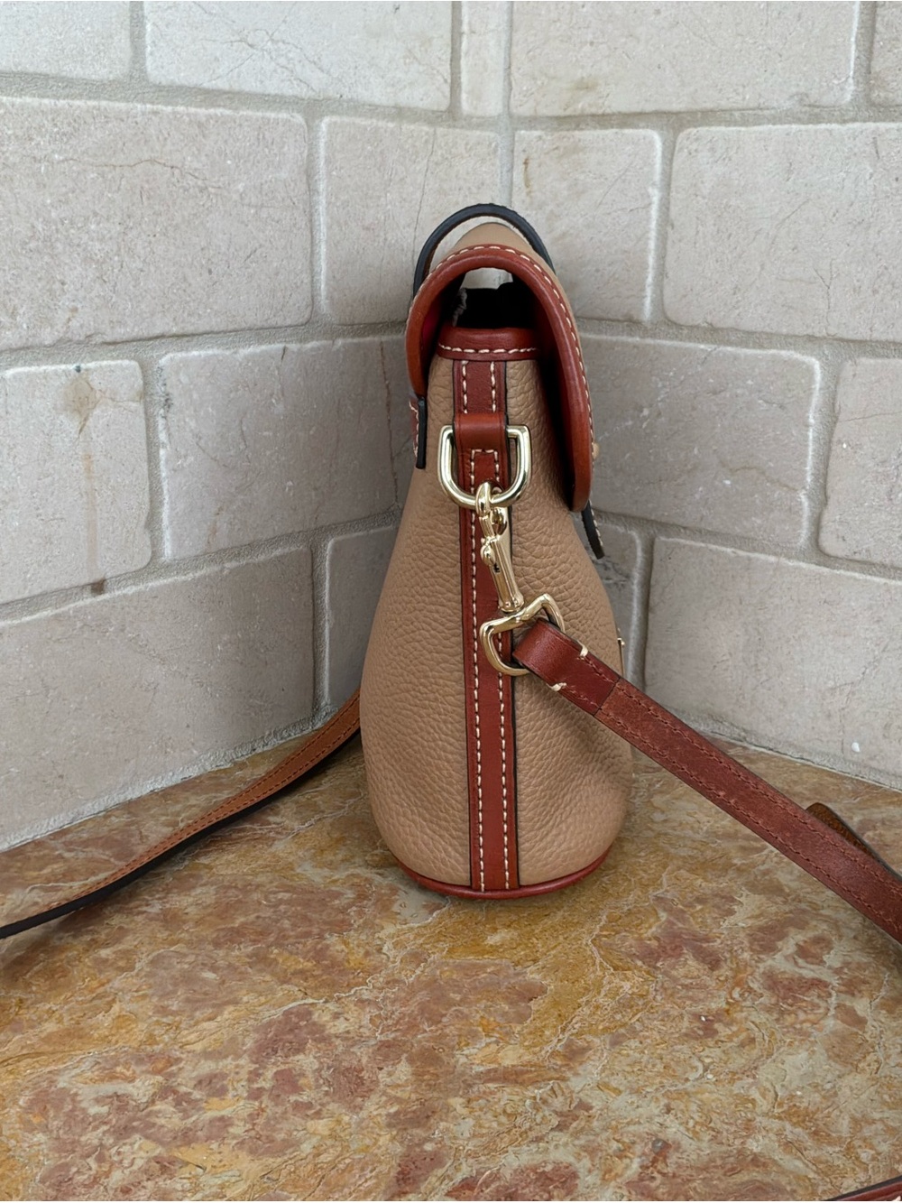 Dooney & Bourke Pebble Grain Leather Holly Bag in Taupe NWOT - Picture 5 of 8